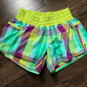 Lululemon Tracker Short Plaid Size 10 Lime Green